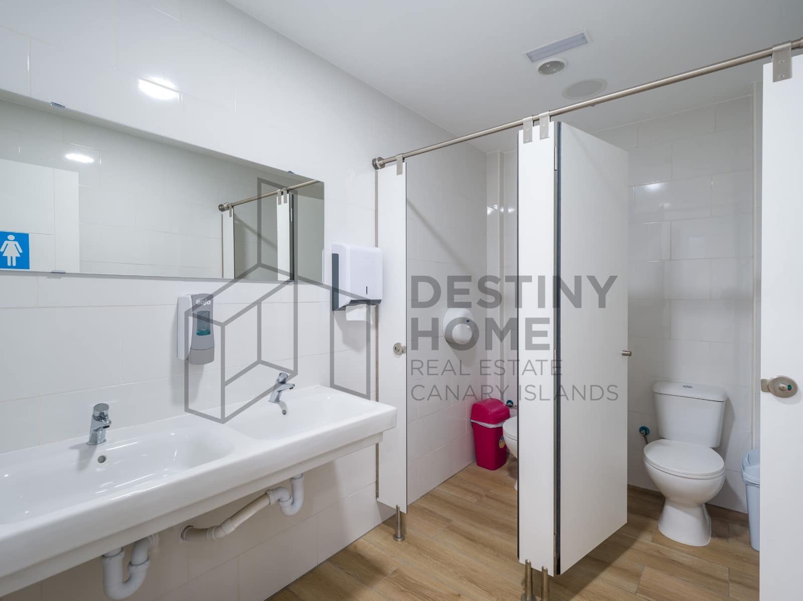 Erhverv til salg i Corralejo - € 400.000 (Ref: 8579377)