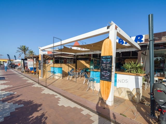 Commercial for sale in Corralejo, La Oliva - € 400,000 (Ref: 8579377)