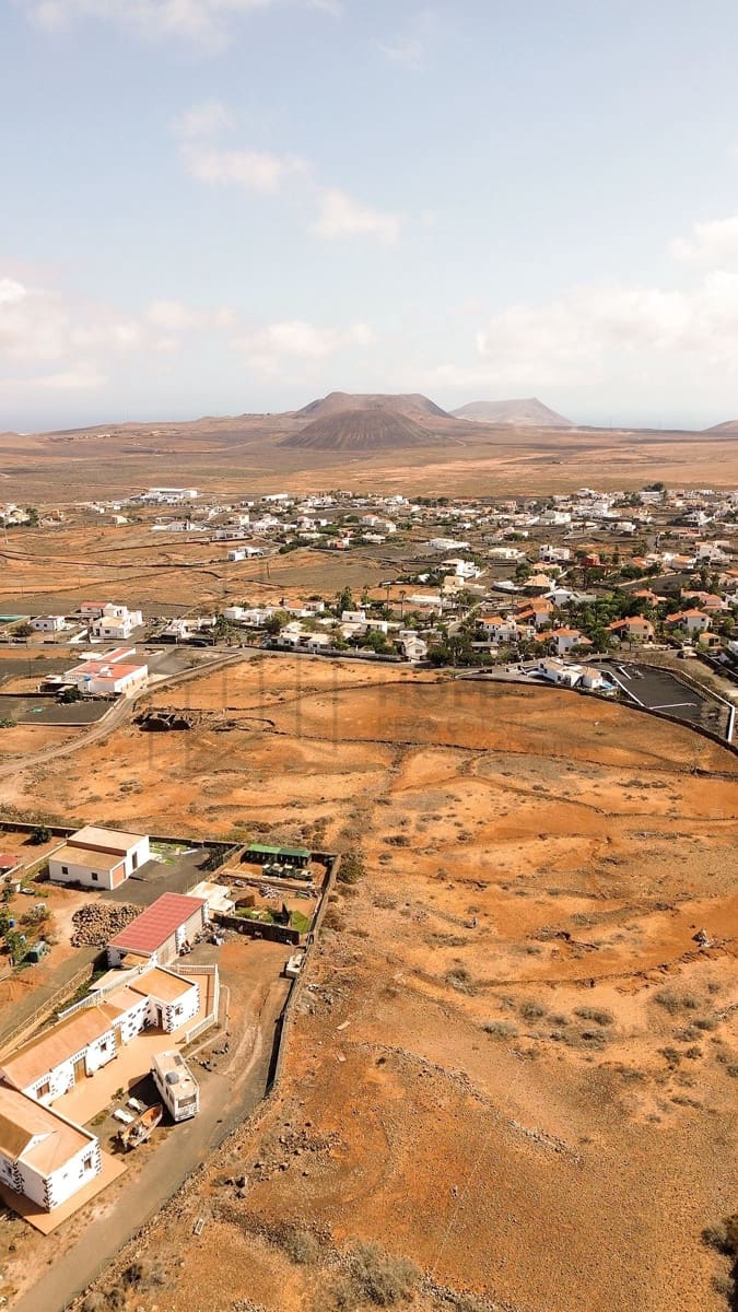 Grunde uden byggetilladelser til salg i Villaverde - € 195.000 (Ref: 8629926)