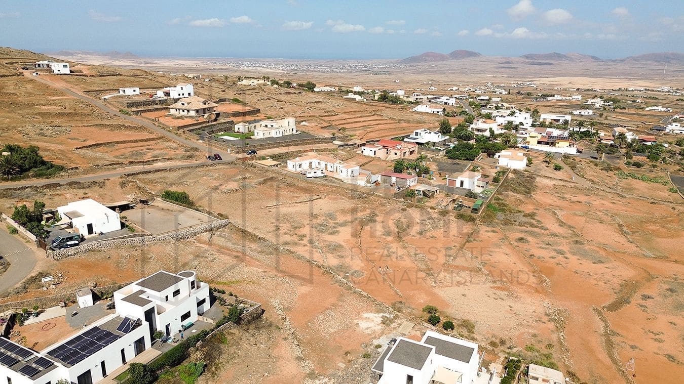 Grunde uden byggetilladelser til salg i Villaverde - € 195.000 (Ref: 8629926)