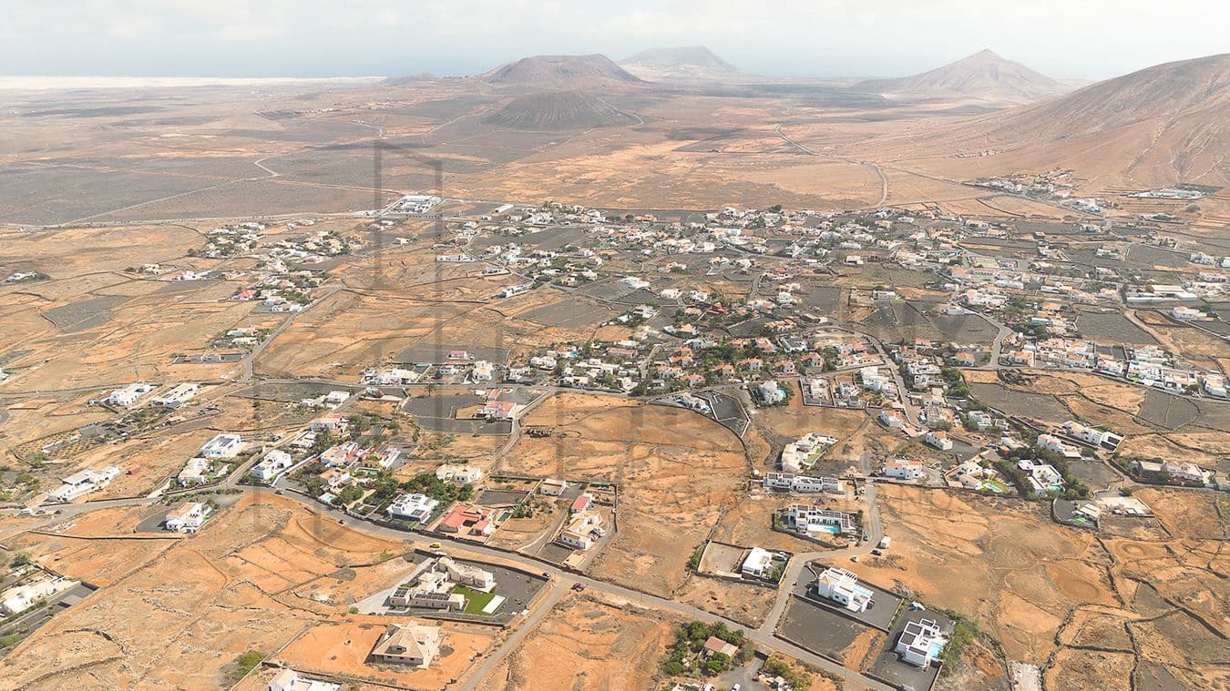 Grunde uden byggetilladelser til salg i Villaverde - € 195.000 (Ref: 8629926)