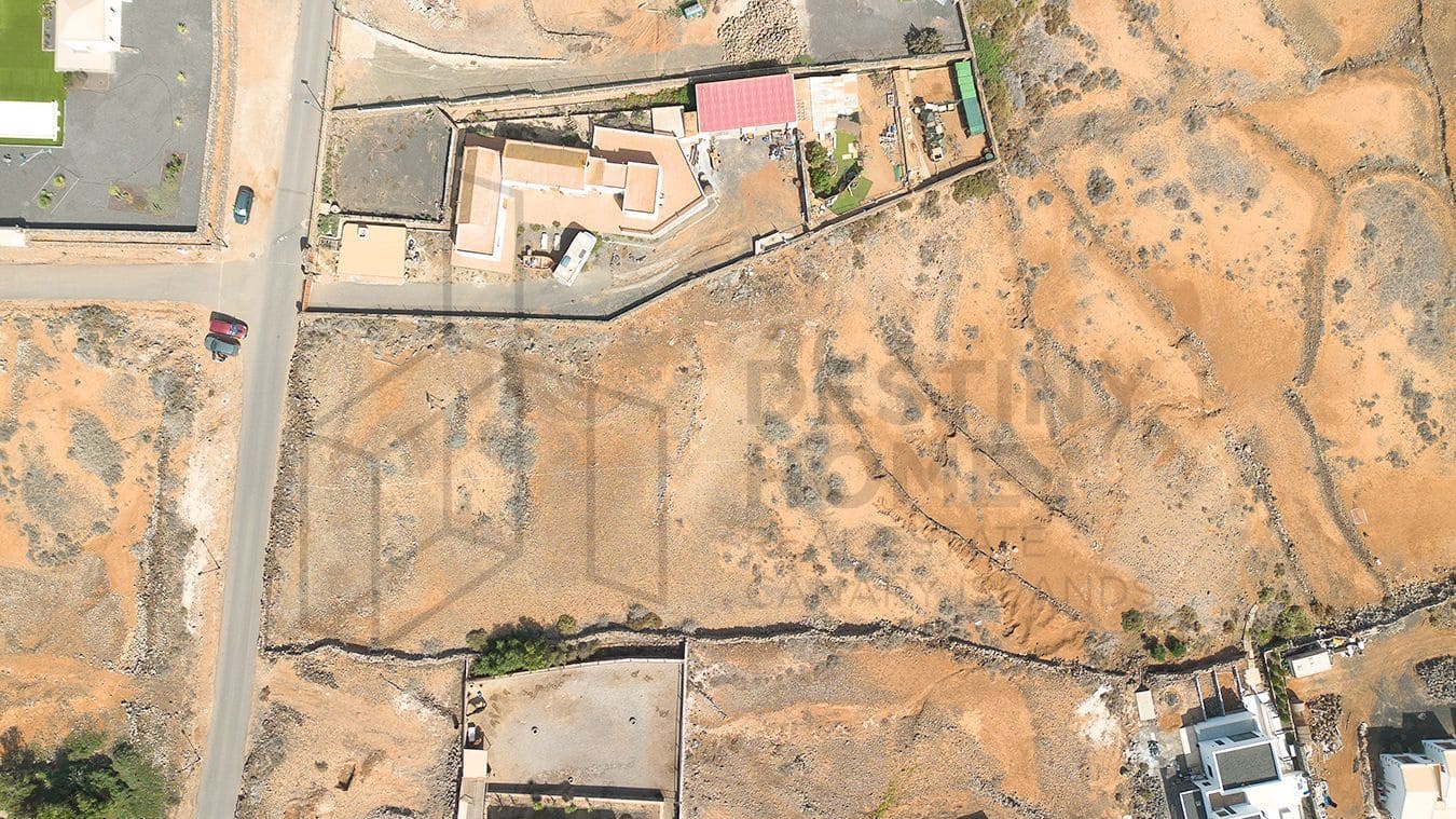 Grunde uden byggetilladelser til salg i Villaverde - € 195.000 (Ref: 8629926)