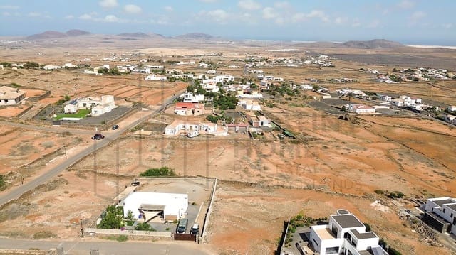 Terre non Aménagée à vendre à Villaverde, La Oliva - 195 000 € (Ref: 8629926)