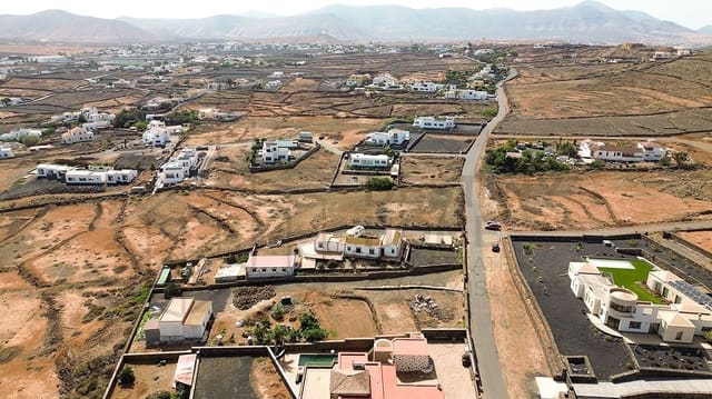 Terre non Aménagée à vendre à Villaverde, La Oliva - 195 000 € (Ref: 8629926)