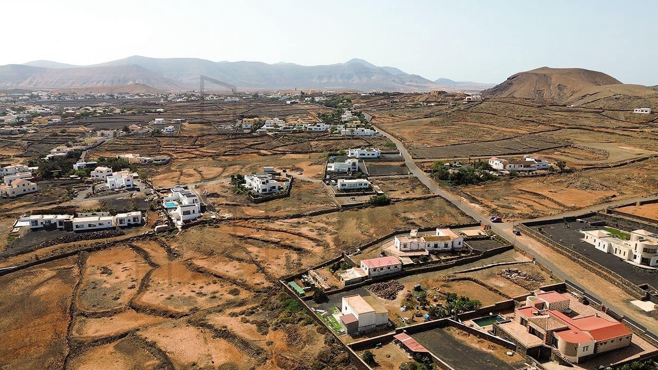 Grunde uden byggetilladelser til salg i Villaverde - € 195.000 (Ref: 8629926)