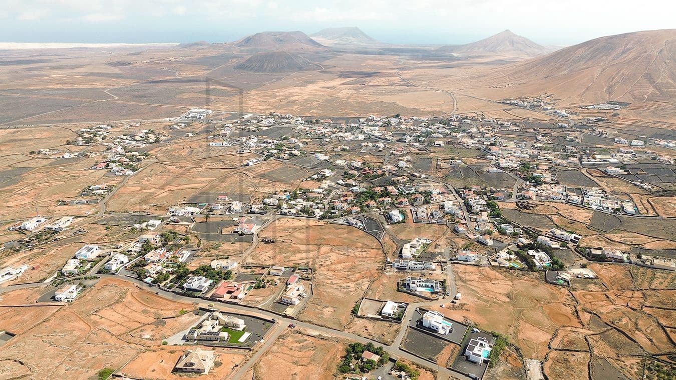 Grunde uden byggetilladelser til salg i Villaverde - € 195.000 (Ref: 8629926)