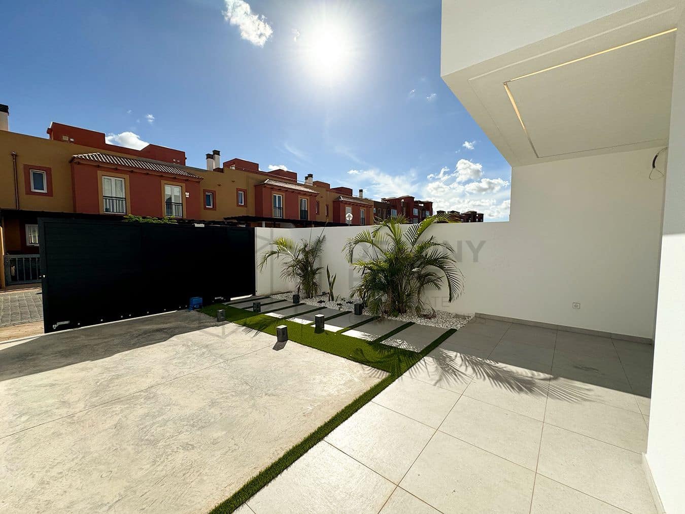 3 soveværelse Semi-Rækkehus til salg i Corralejo med swimmingpool garage - € 450.000 (Ref: 8644678)