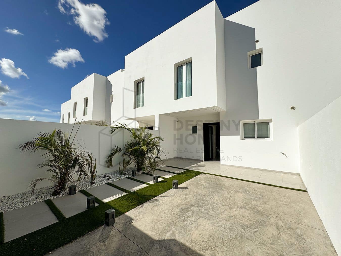 3 soveværelse Semi-Rækkehus til salg i Corralejo med swimmingpool garage - € 450.000 (Ref: 8644678)