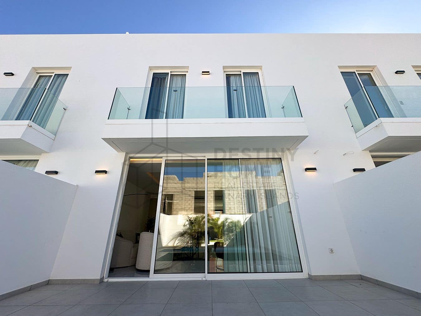 3 soveværelse Semi-Rækkehus til salg i Corralejo med swimmingpool garage - € 450.000 (Ref: 8644678)