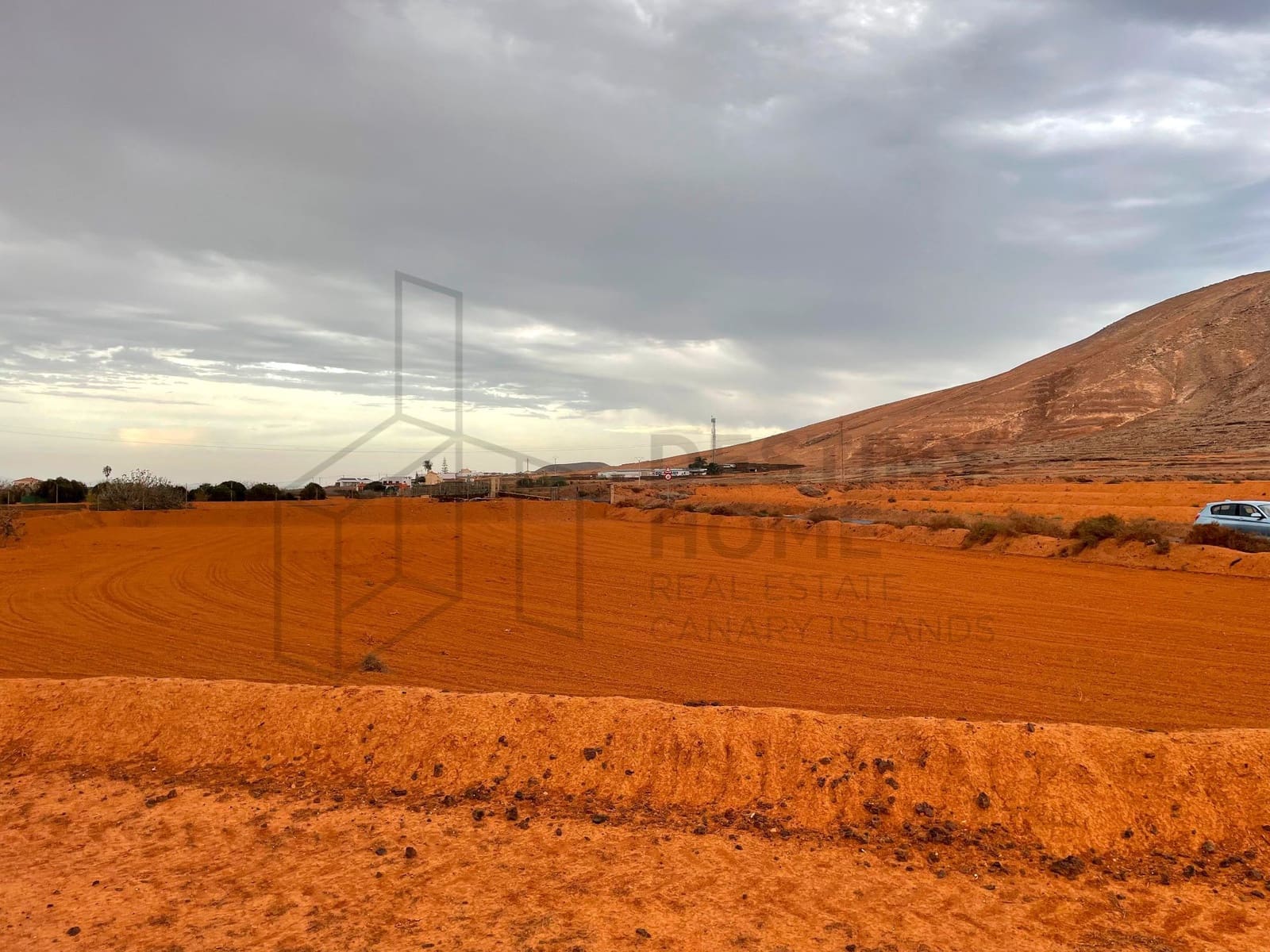 Grunde uden byggetilladelser til salg i Villaverde - € 99.000 (Ref: 8656109)