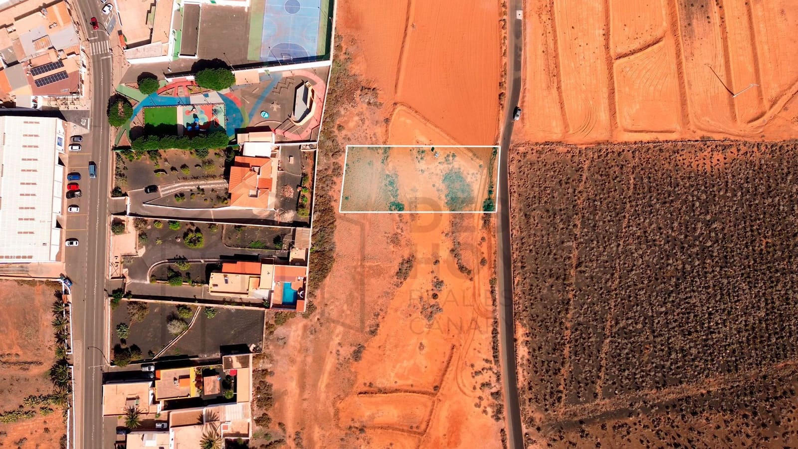 Grunde uden byggetilladelser til salg i Villaverde - € 99.000 (Ref: 8656109)