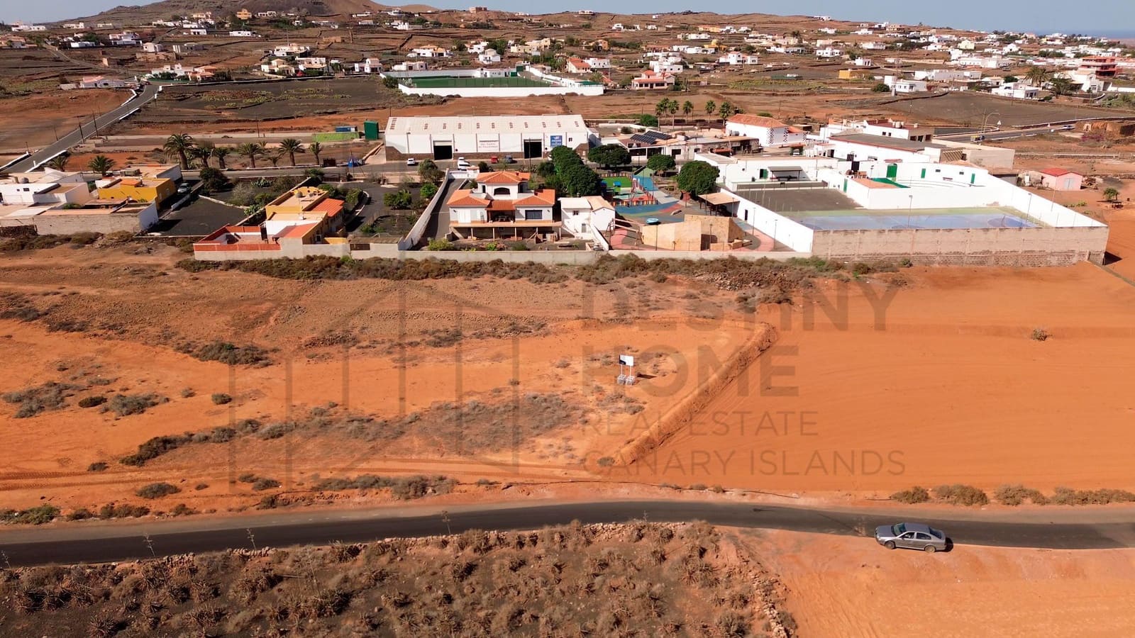 Grunde uden byggetilladelser til salg i Villaverde - € 99.000 (Ref: 8656109)