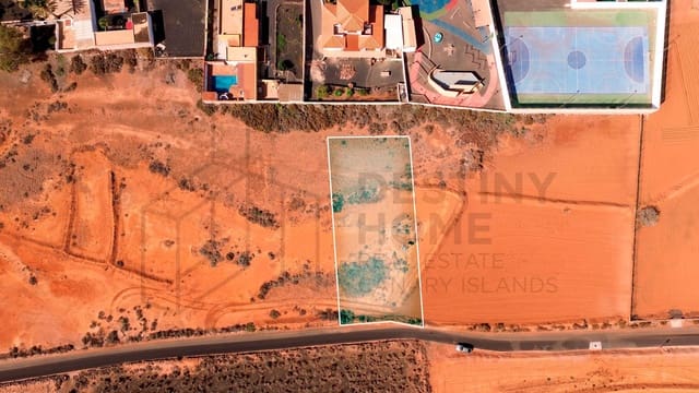 Grunde uden byggetilladelser til salg i Villaverde, La Oliva - € 99.000 (Ref: 8656109)