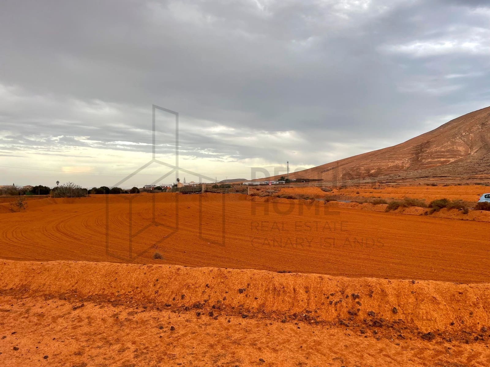 Grunde uden byggetilladelser til salg i Villaverde - € 99.000 (Ref: 8656109)