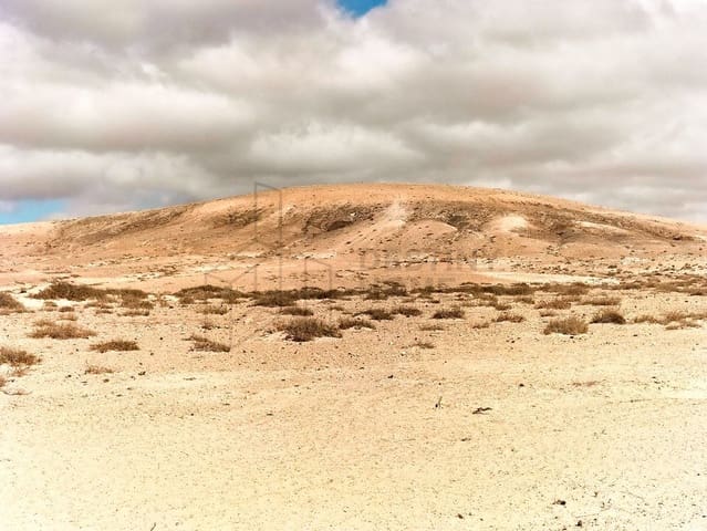 Landgrundstück zu verkaufen in Lajares, La Oliva - 169.000 € (Ref: 8656110)