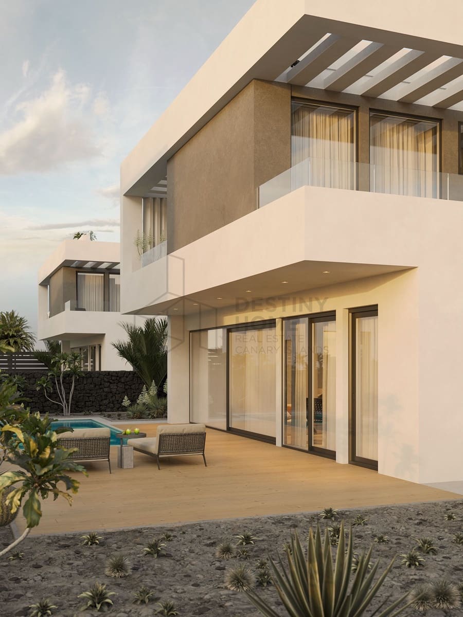 3 soveværelse Villa til salg i Corralejo med swimmingpool garage - € 670.000 (Ref: 8668002)