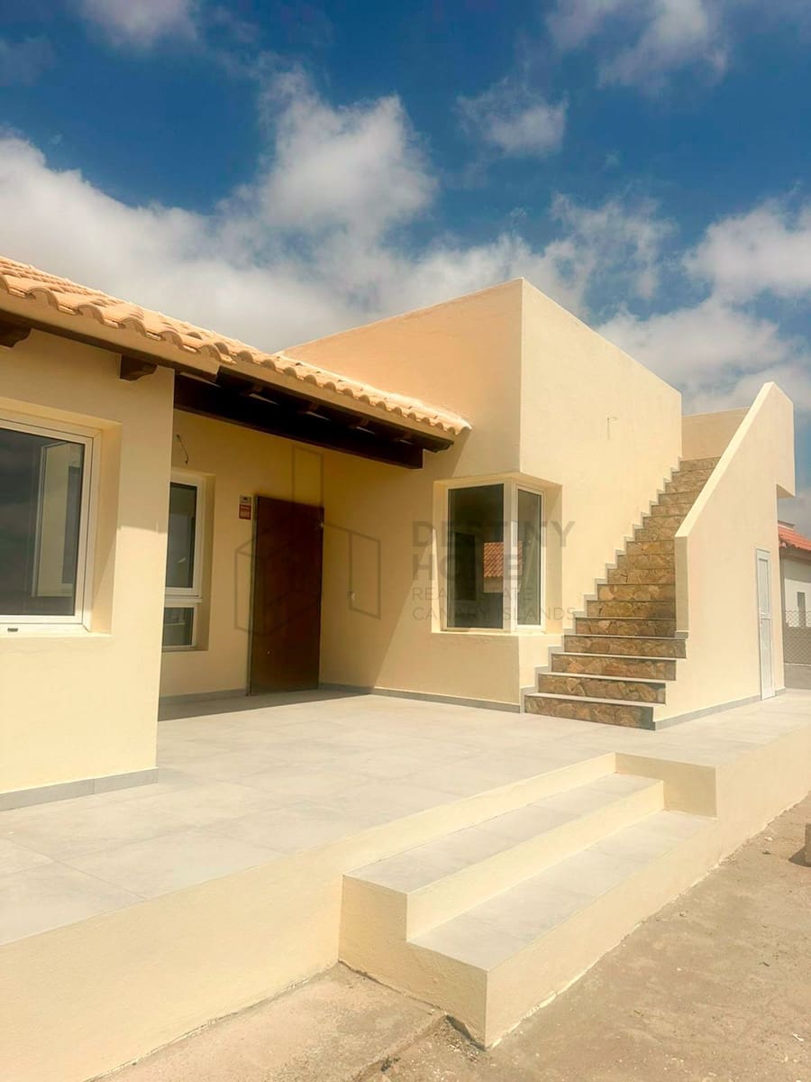 3 soveværelse Villa til salg i Triquivijate med garage - € 310.000 (Ref: 8707616)