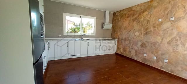 3 soveværelse Villa til salg i Triquivijate, Antigua med garage - € 310.000 (Ref: 8707616)