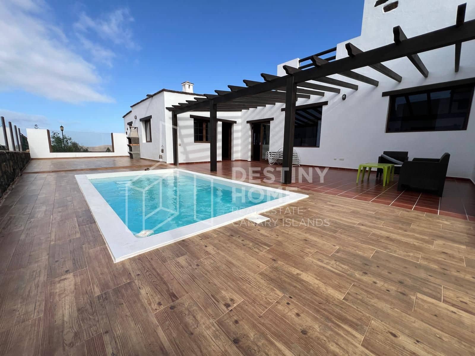 4 slaapkamer Villa te koop in Villaverde met zwembad garage - € 735.000 (Ref: 8781162)