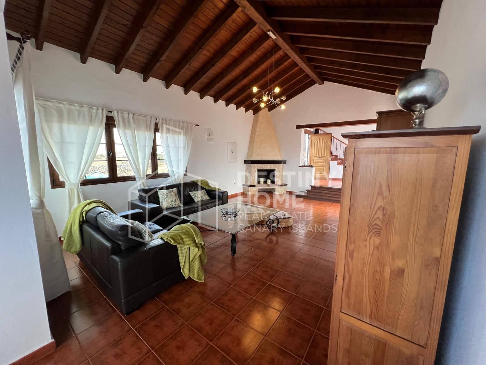4 slaapkamer Villa te koop in Villaverde met zwembad garage - € 735.000 (Ref: 8781162)