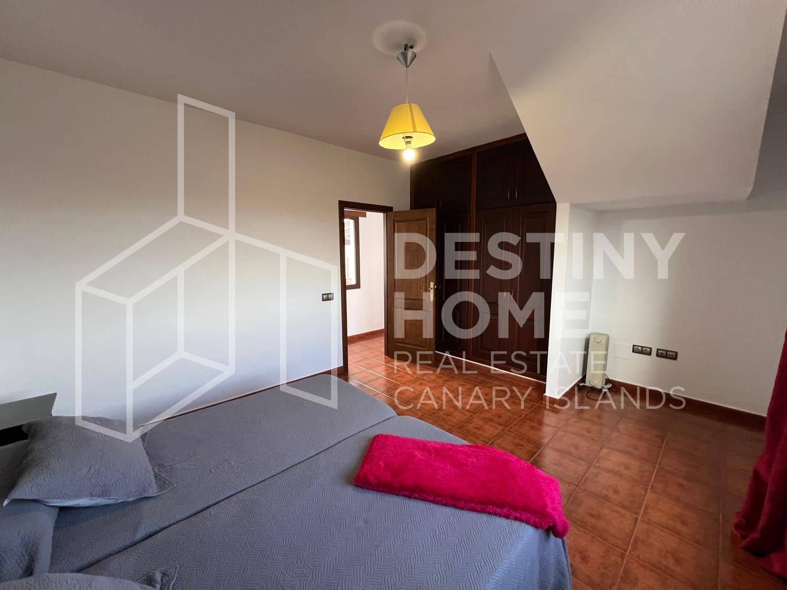 4 slaapkamer Villa te koop in Villaverde met zwembad garage - € 735.000 (Ref: 8781162)