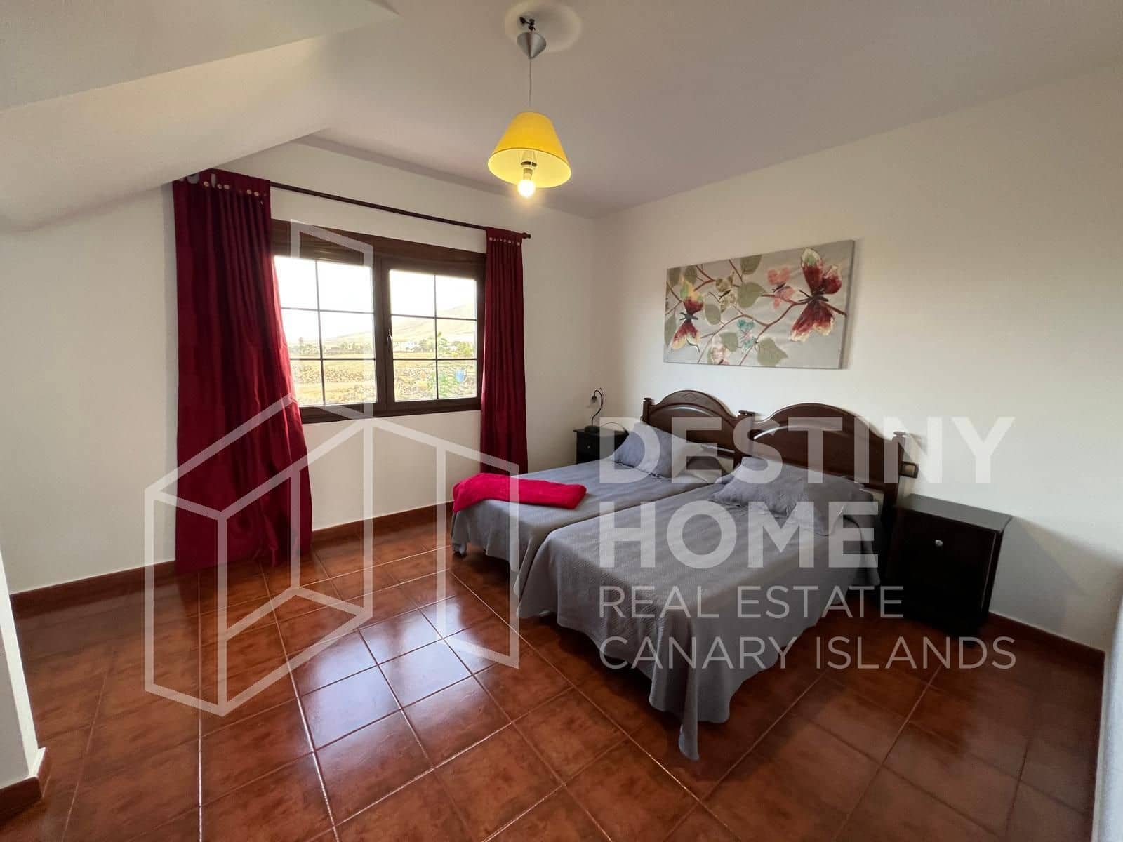 4 slaapkamer Villa te koop in Villaverde met zwembad garage - € 735.000 (Ref: 8781162)