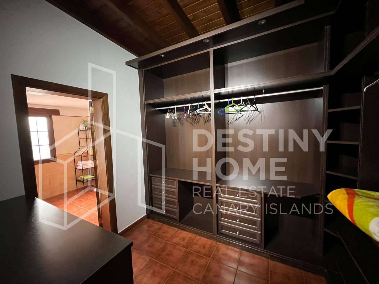 4 slaapkamer Villa te koop in Villaverde met zwembad garage - € 735.000 (Ref: 8781162)