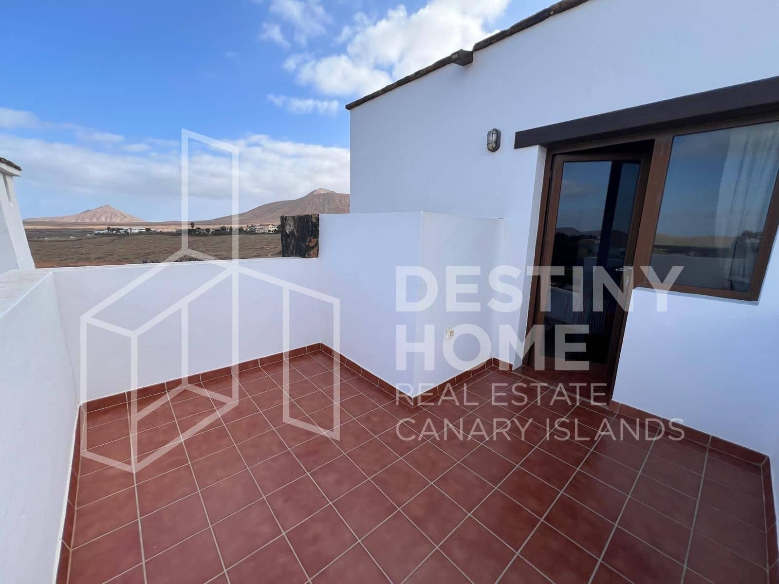 4 slaapkamer Villa te koop in Villaverde met zwembad garage - € 735.000 (Ref: 8781162)