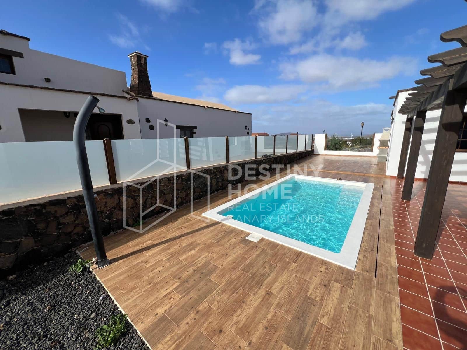 4 slaapkamer Villa te koop in Villaverde met zwembad garage - € 735.000 (Ref: 8781162)