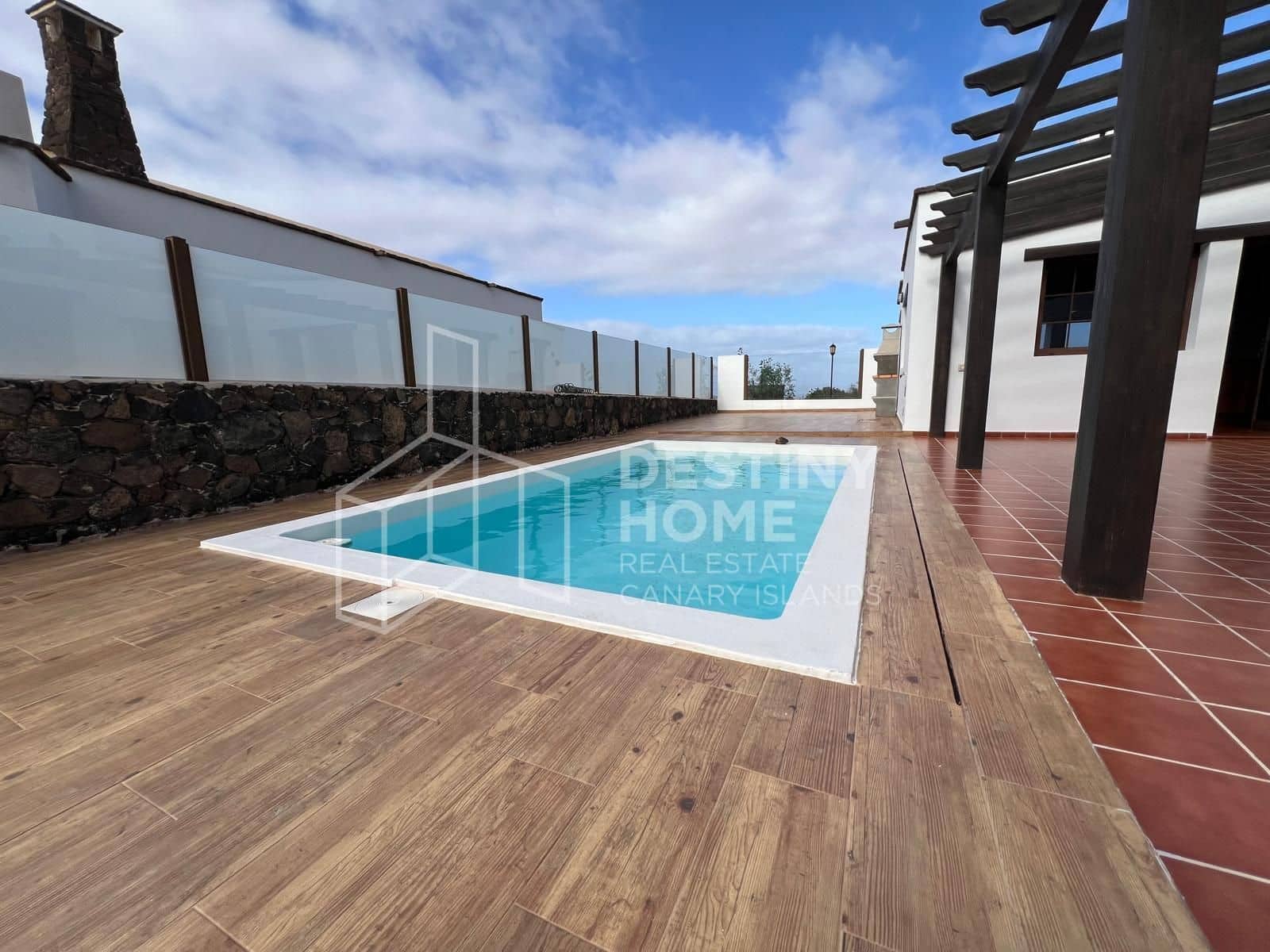 4 slaapkamer Villa te koop in Villaverde met zwembad garage - € 735.000 (Ref: 8781162)