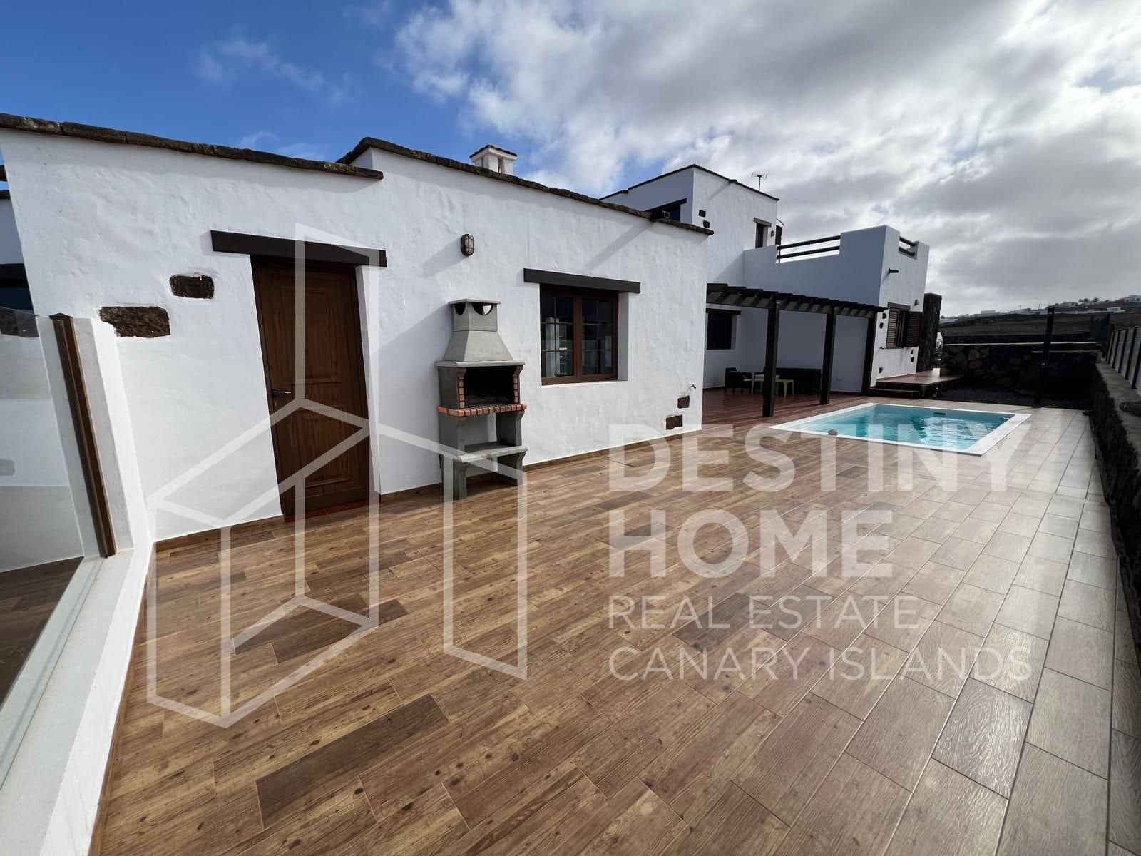 4 slaapkamer Villa te koop in Villaverde met zwembad garage - € 735.000 (Ref: 8781162)