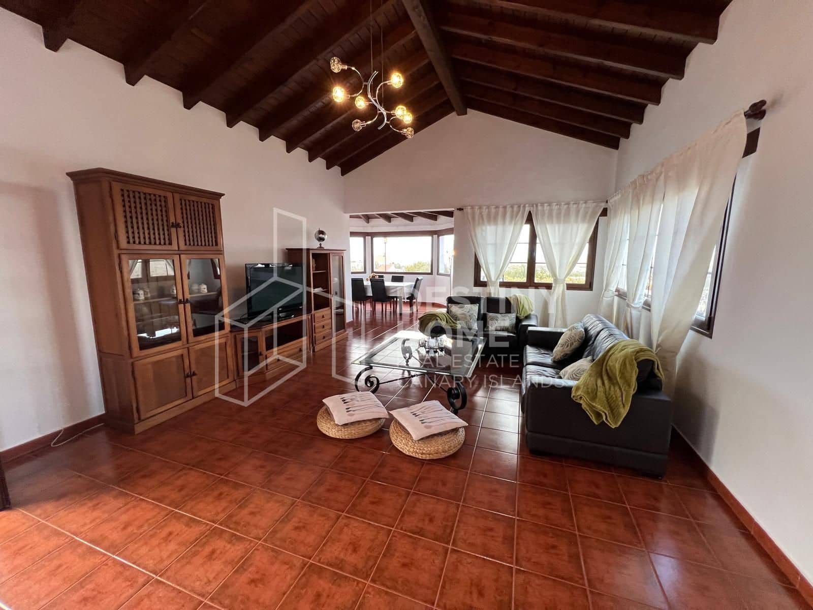 4 slaapkamer Villa te koop in Villaverde met zwembad garage - € 735.000 (Ref: 8781162)