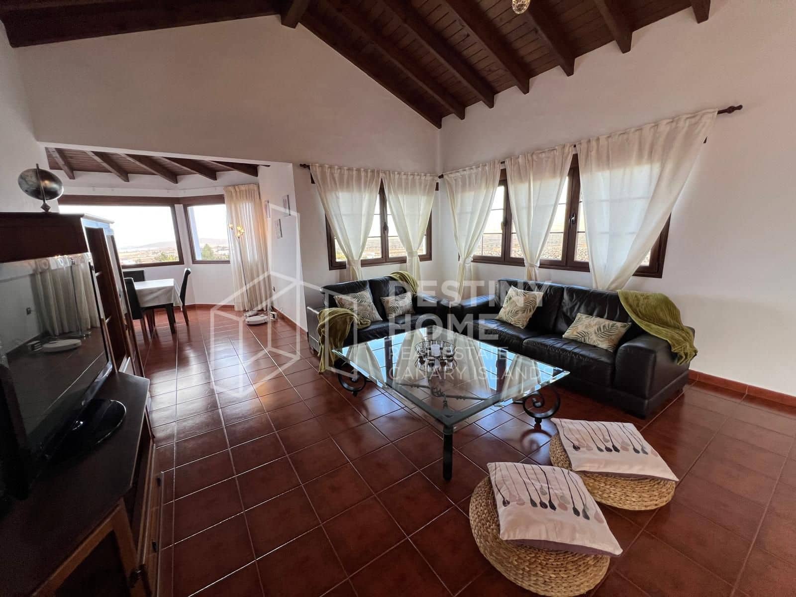 4 slaapkamer Villa te koop in Villaverde met zwembad garage - € 735.000 (Ref: 8781162)