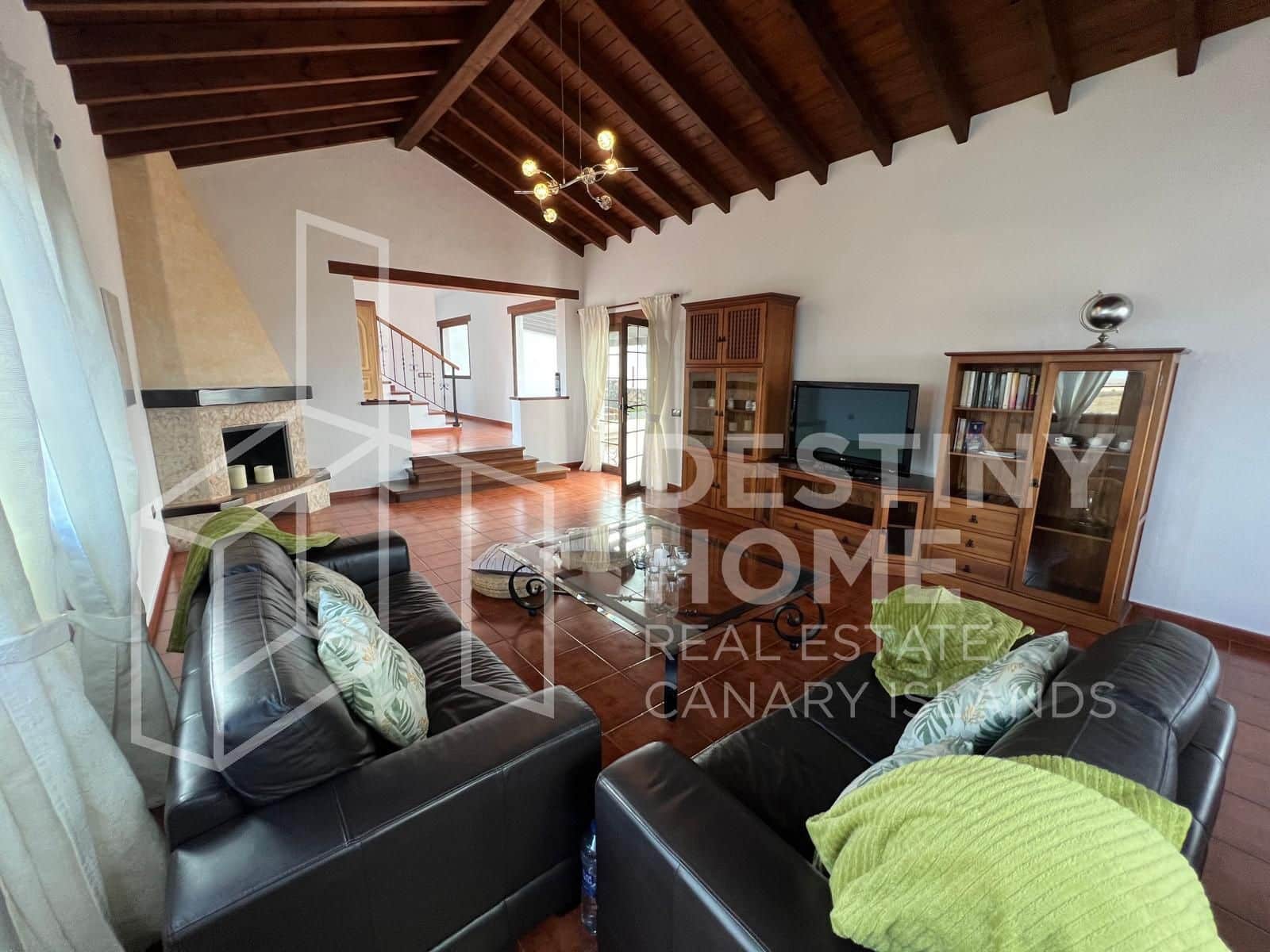 4 slaapkamer Villa te koop in Villaverde met zwembad garage - € 735.000 (Ref: 8781162)