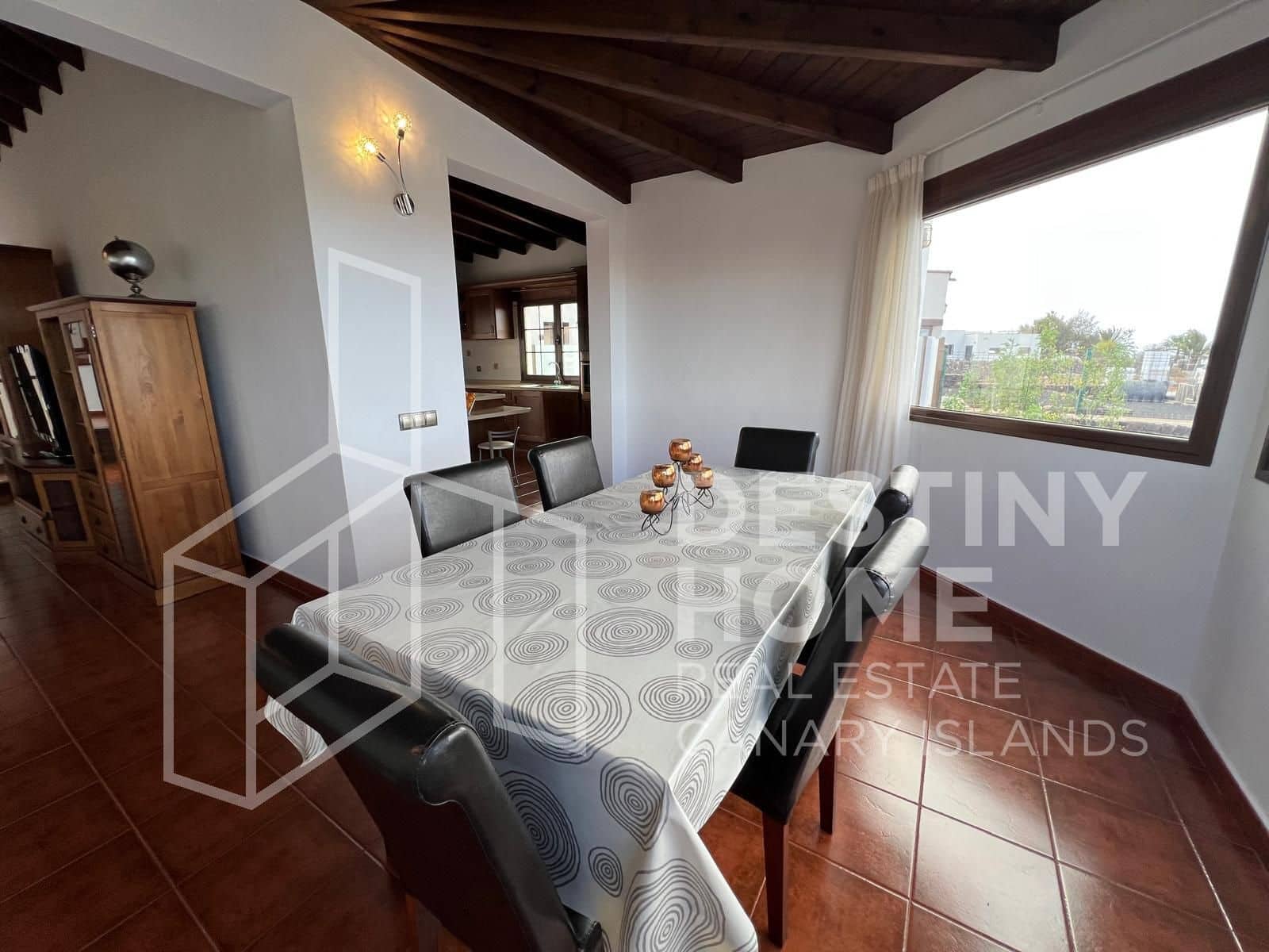 4 slaapkamer Villa te koop in Villaverde met zwembad garage - € 735.000 (Ref: 8781162)