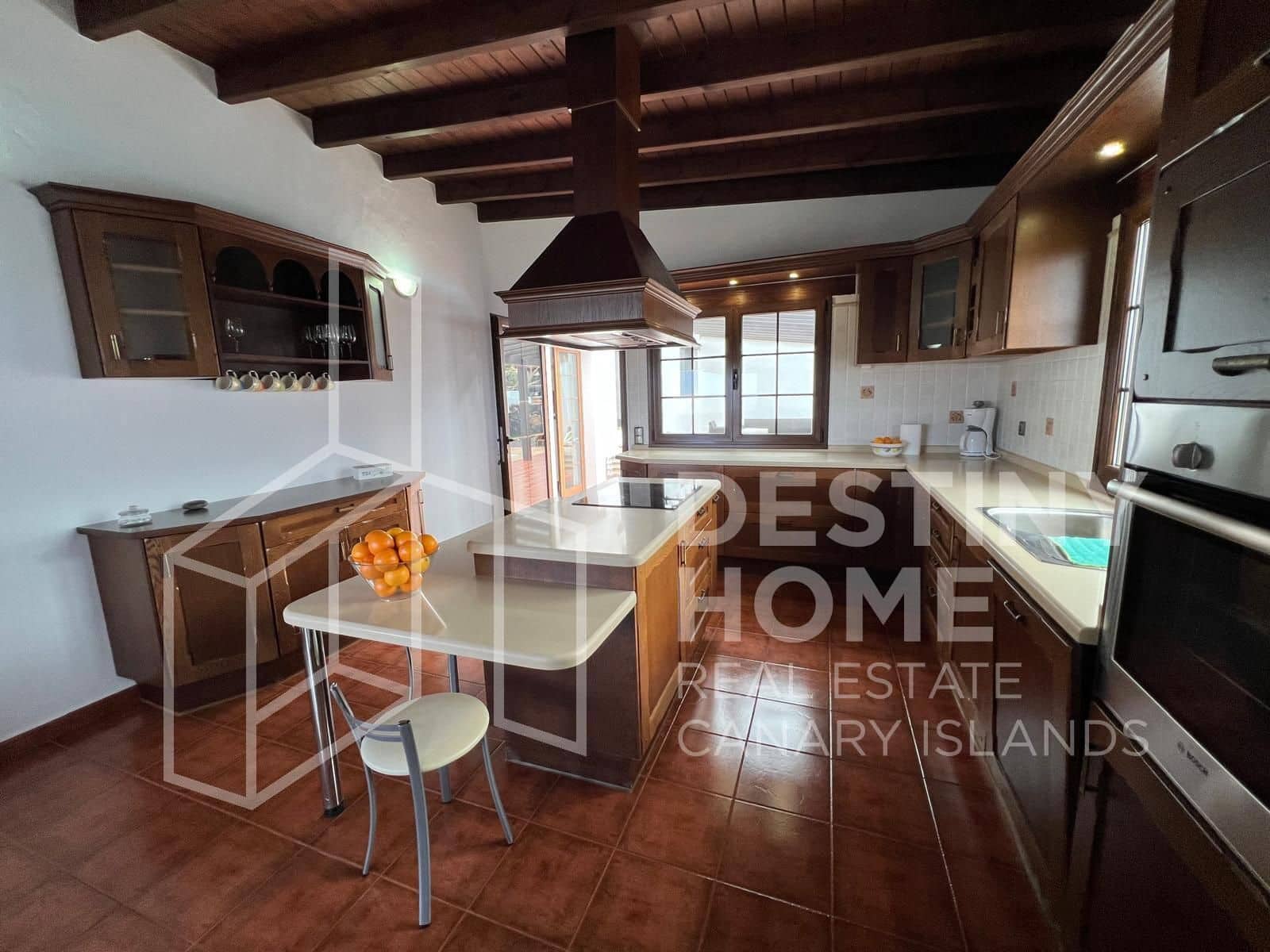 4 slaapkamer Villa te koop in Villaverde met zwembad garage - € 735.000 (Ref: 8781162)