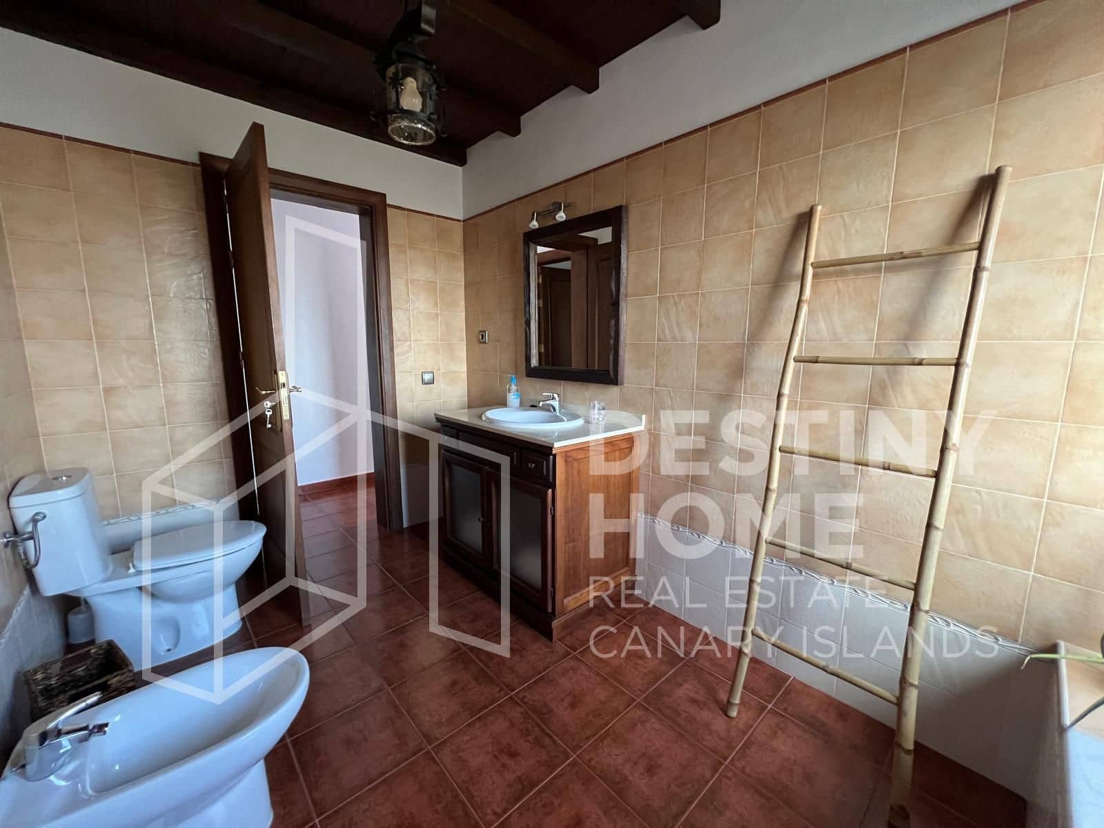 4 slaapkamer Villa te koop in Villaverde met zwembad garage - € 735.000 (Ref: 8781162)