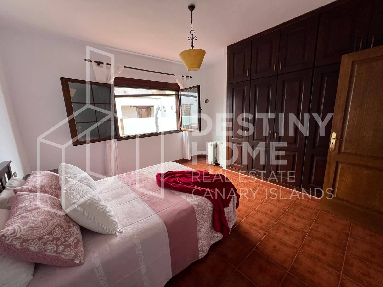 4 slaapkamer Villa te koop in Villaverde met zwembad garage - € 735.000 (Ref: 8781162)