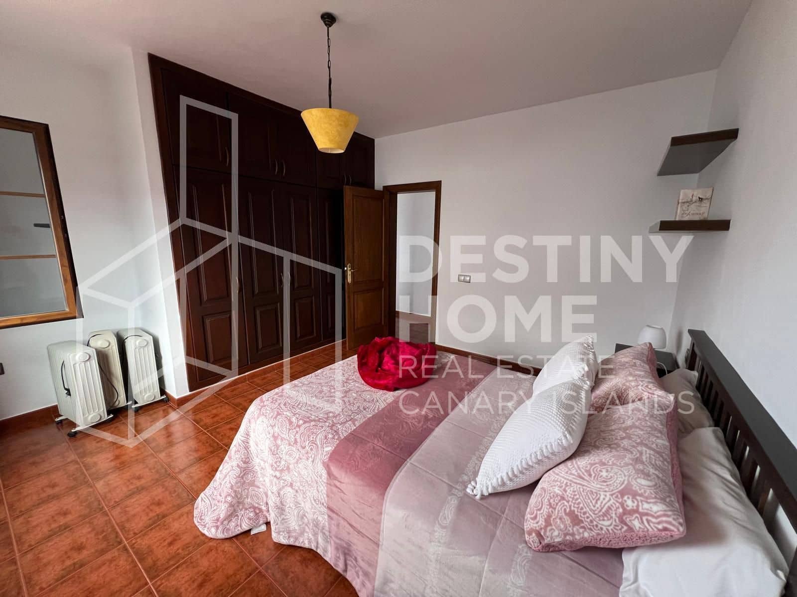 4 slaapkamer Villa te koop in Villaverde met zwembad garage - € 735.000 (Ref: 8781162)