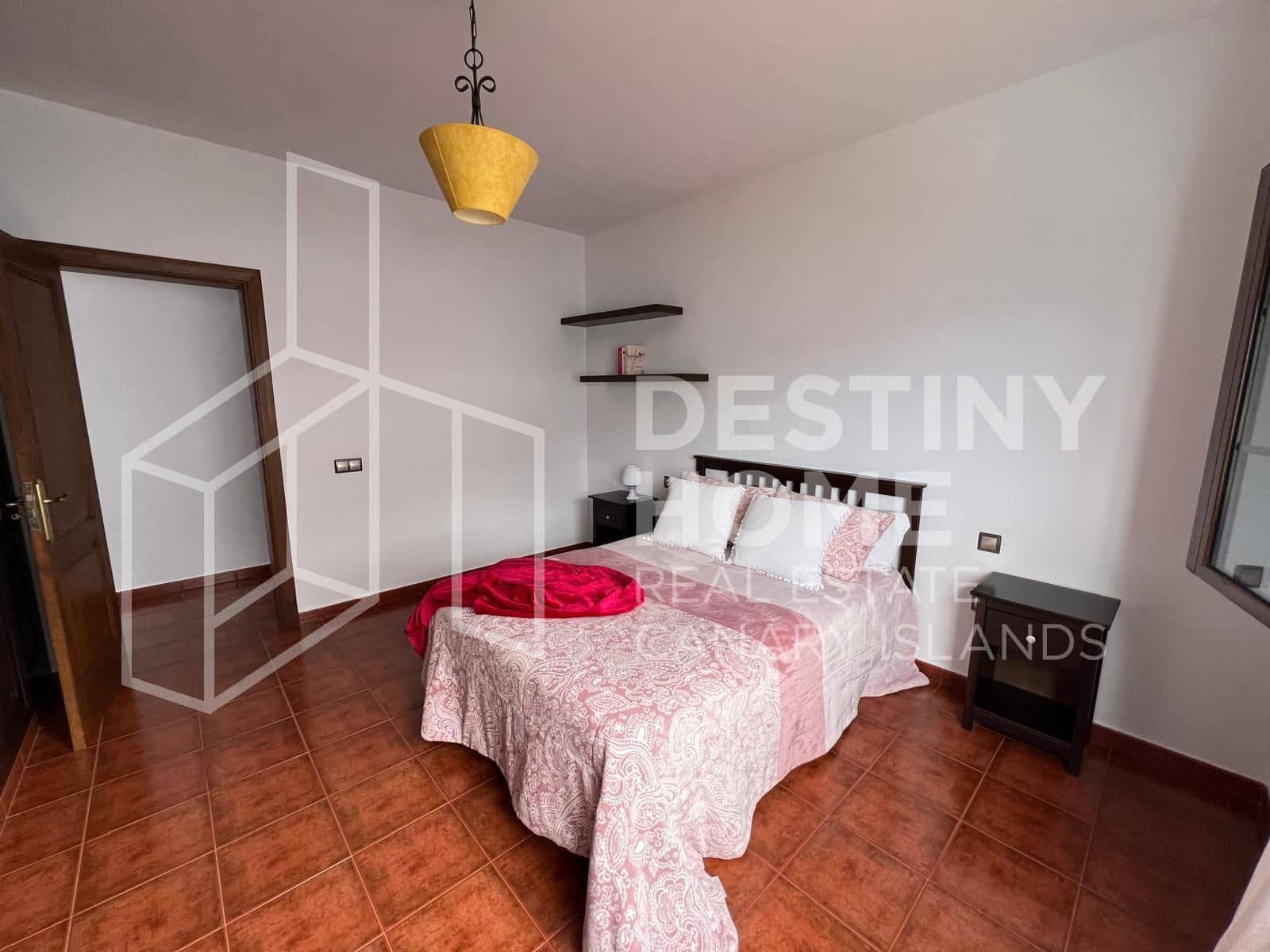 4 slaapkamer Villa te koop in Villaverde met zwembad garage - € 735.000 (Ref: 8781162)