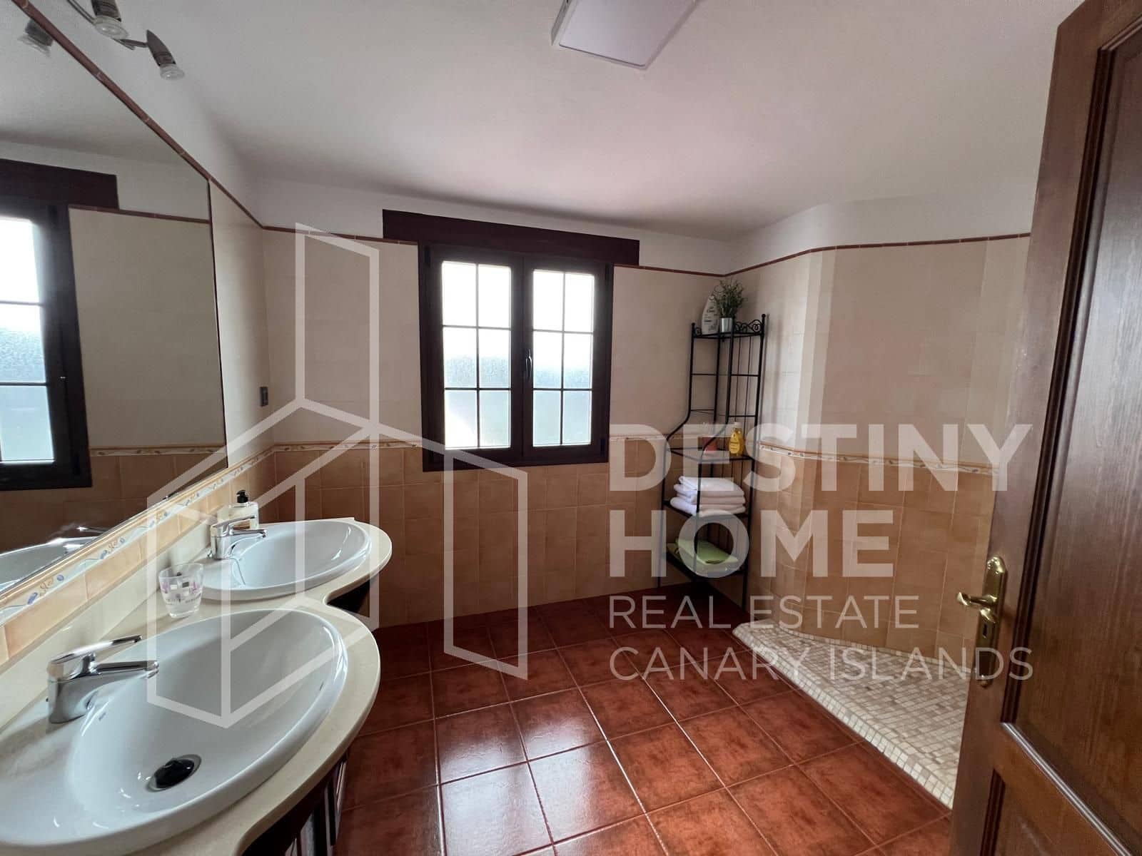 4 slaapkamer Villa te koop in Villaverde met zwembad garage - € 735.000 (Ref: 8781162)