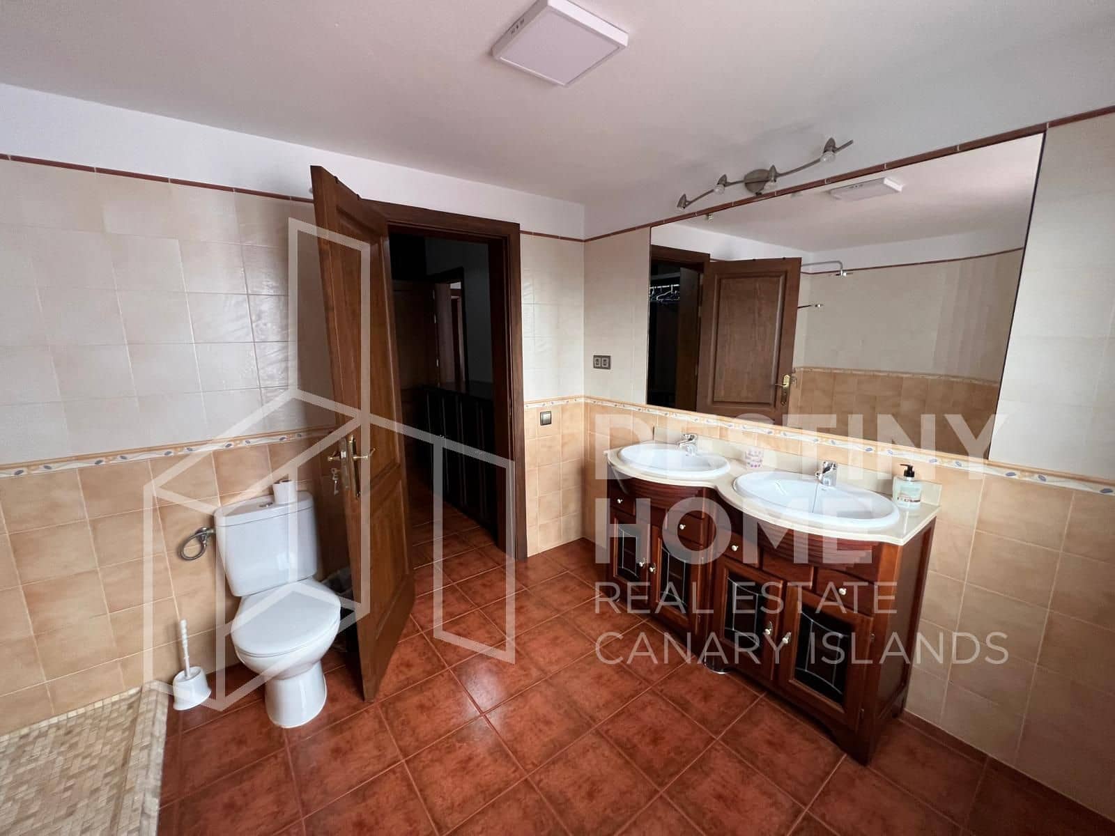 4 slaapkamer Villa te koop in Villaverde met zwembad garage - € 735.000 (Ref: 8781162)