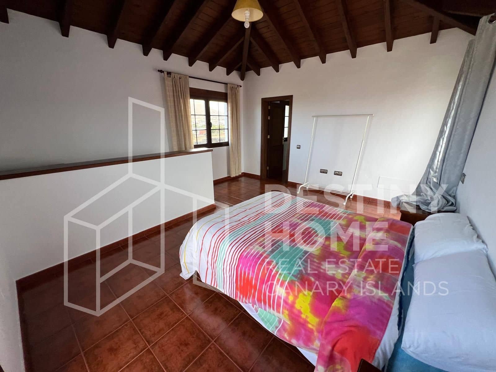 4 slaapkamer Villa te koop in Villaverde met zwembad garage - € 735.000 (Ref: 8781162)