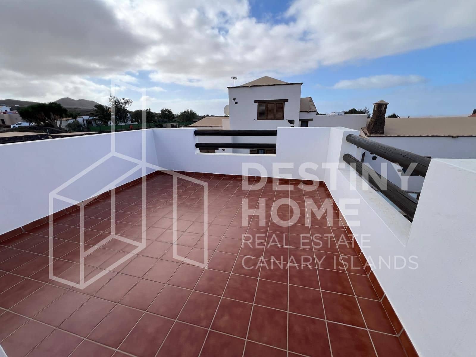 4 slaapkamer Villa te koop in Villaverde met zwembad garage - € 735.000 (Ref: 8781162)