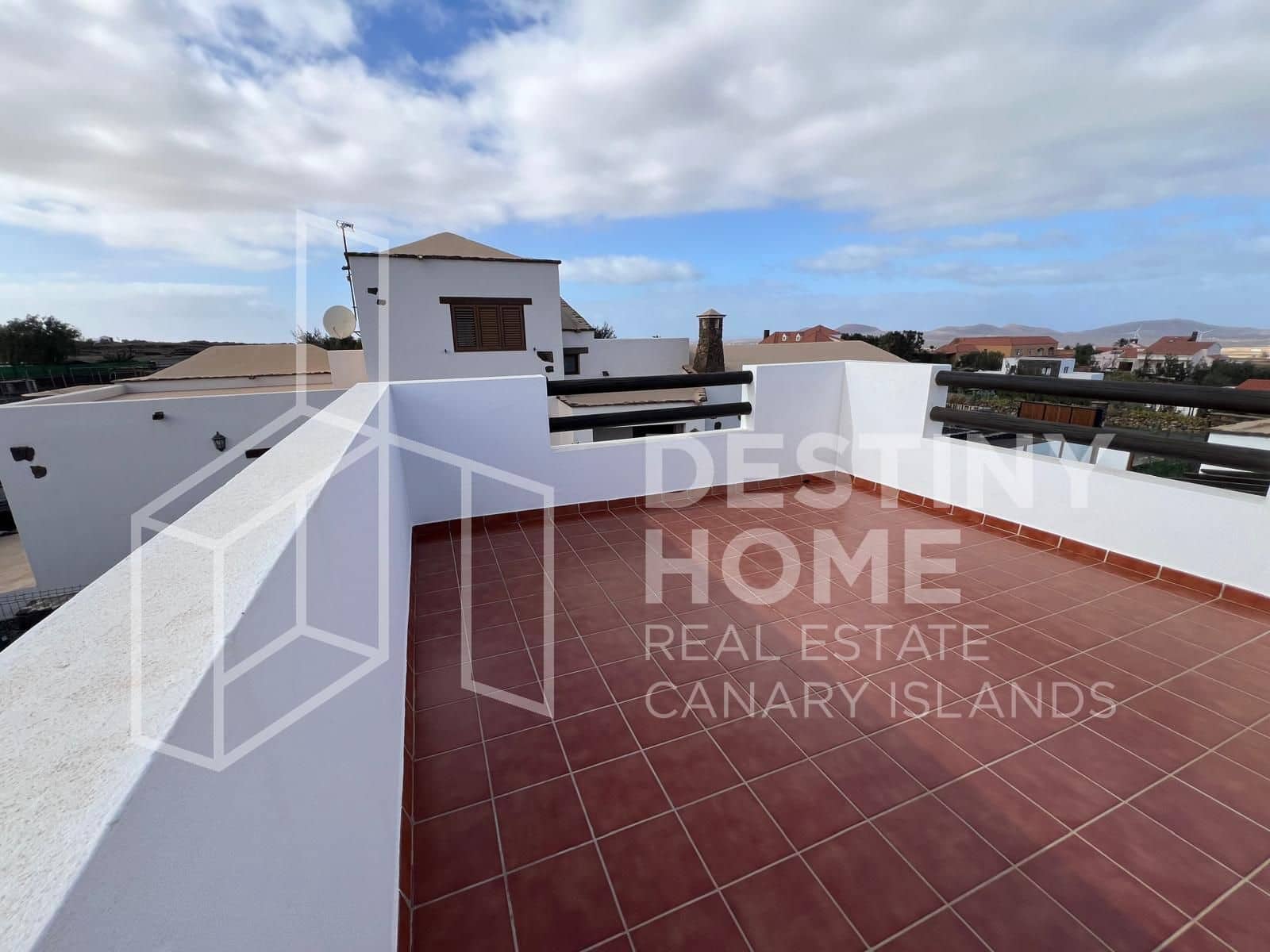 4 slaapkamer Villa te koop in Villaverde met zwembad garage - € 735.000 (Ref: 8781162)