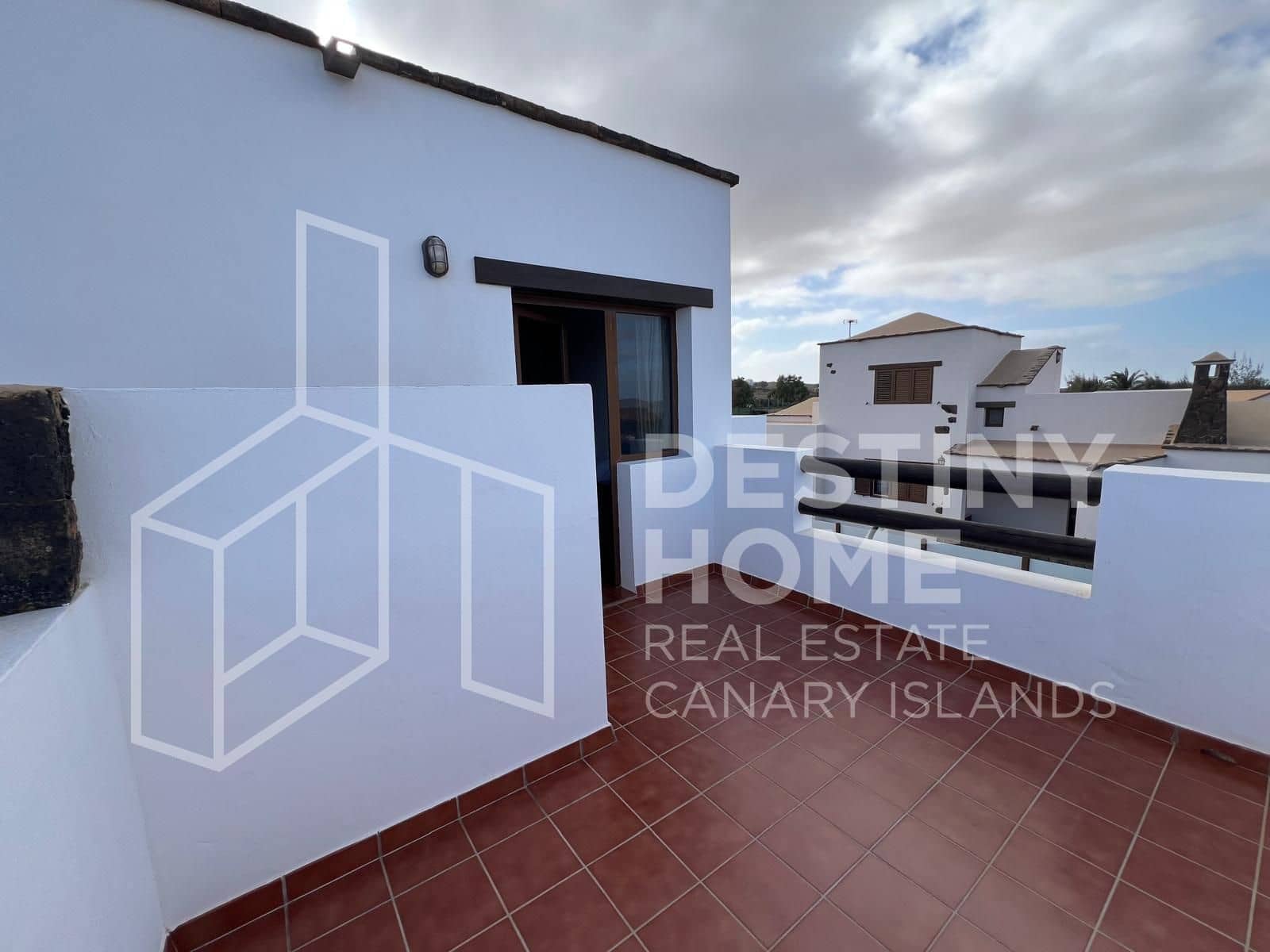 4 slaapkamer Villa te koop in Villaverde met zwembad garage - € 735.000 (Ref: 8781162)