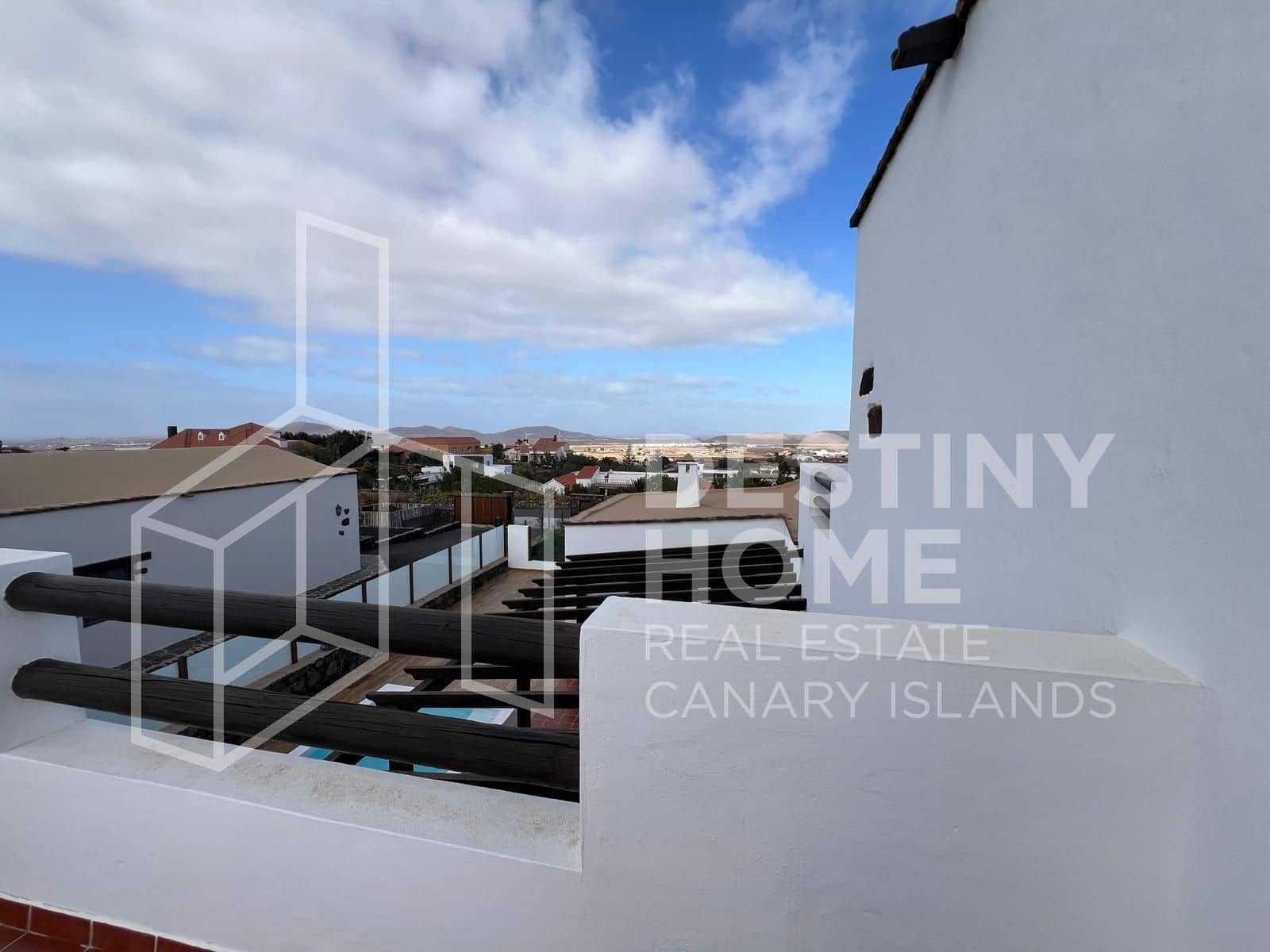 4 slaapkamer Villa te koop in Villaverde met zwembad garage - € 735.000 (Ref: 8781162)