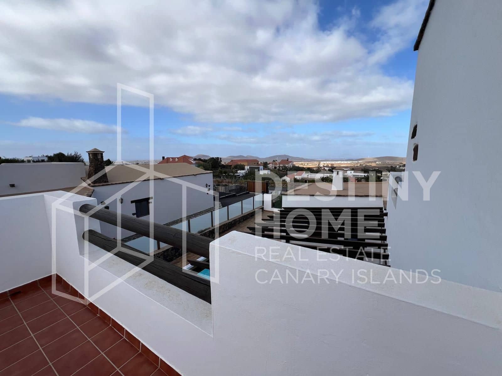 4 slaapkamer Villa te koop in Villaverde met zwembad garage - € 735.000 (Ref: 8781162)