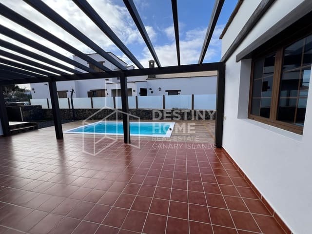 4 chambre Villa/Maison à vendre à Villaverde, La Oliva avec piscine garage - 735 000 € (Ref: 8781162)