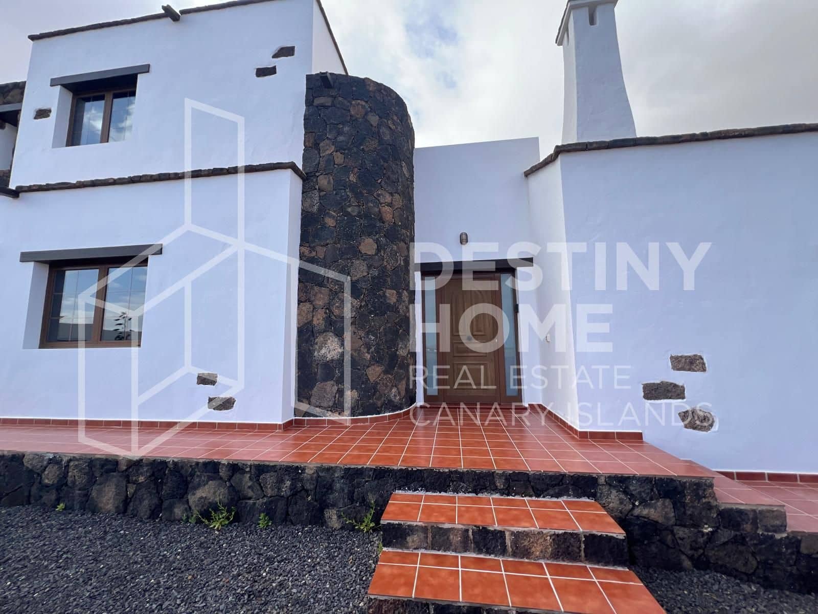 4 slaapkamer Villa te koop in Villaverde met zwembad garage - € 735.000 (Ref: 8781162)